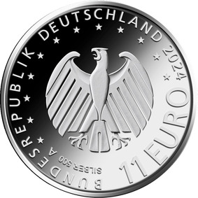 Die Wertseite zeigt einen Adler, den Schriftzug „BUNDESREPUBLIK DEUTSCHLAND“, Wertziffer und Wertbezeichnung, die Jahreszahl 2024, die zwölf Europasterne, das Münzzeichen „A“ sowie die Angabe „SILBER 500“.