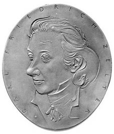 Abbildung 1: Vorderseite der Zelter-Plakette